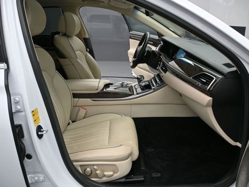 Used 2019 Genesis G90 5.0 Ultimate image 18