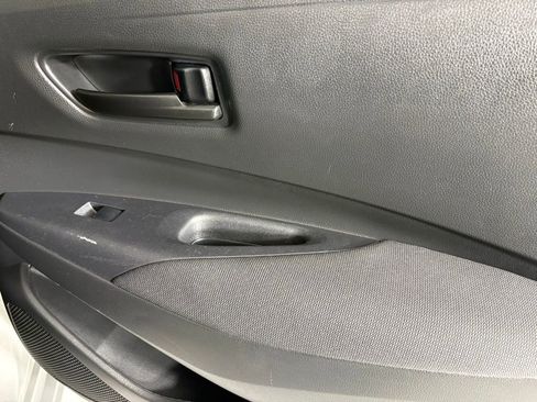 Used 2023 Toyota Corolla LE FWD image 33