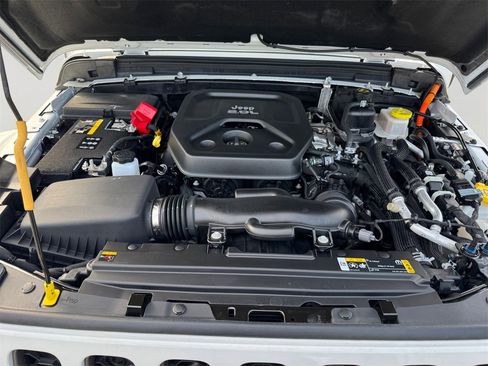 Used 2022 Jeep Wrangler Unlimited Rubicon 4xe w/ Steel Bumper Group image 9