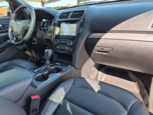 Used 2018 Ford Explorer XLT w/ Equipment Group 202A AWD/4WD image 24