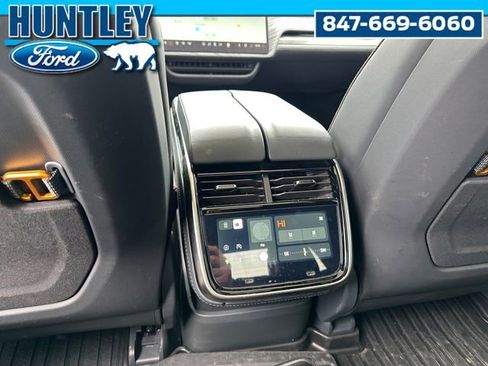 Used 2022 Rivian R1T Launch Edition image 12