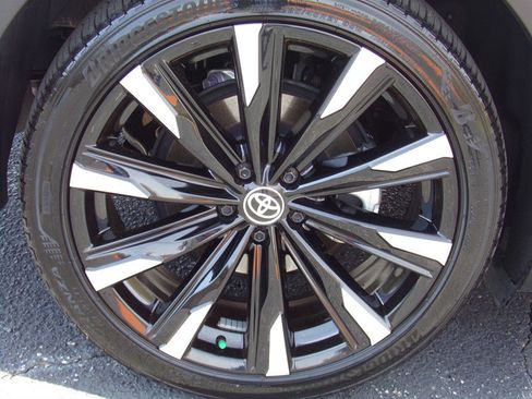 Used 2024 Toyota Crown Platinum image 18