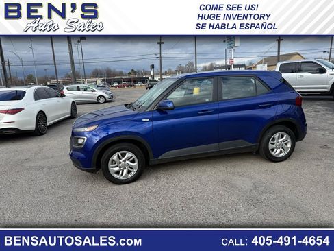 Used 2021 Hyundai Venue SE image 1