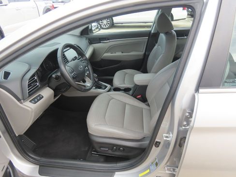 Used 2020 Hyundai Elantra Limited w/ Ultimate Package 03 FWD image 23