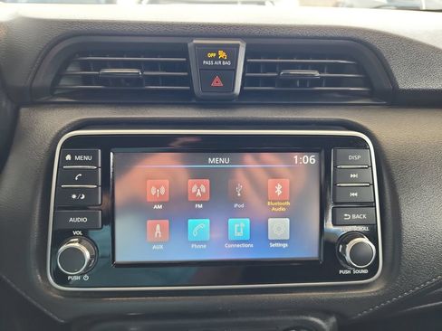 Used 2022 Nissan Versa S FWD image 27