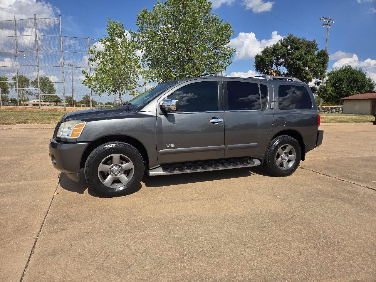 Used 2005 Nissan Armada SE RWD image 2