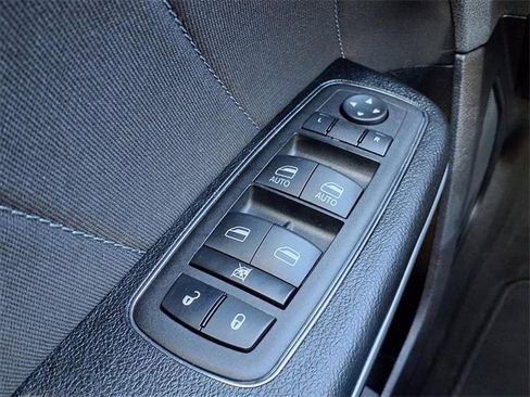 Used 2023 Dodge Charger SXT image 6