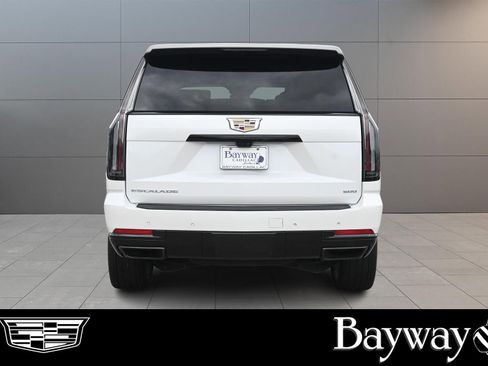Certified 2025 Cadillac Escalade Sport Platinum w/ LPO, Floor Liner Package AWD/4WD image 6