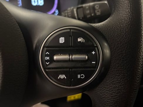 Used 2023 Kia Soul LX w/ LX Technology Package FWD image 17