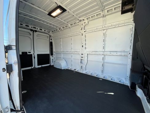 Used 2025 RAM ProMaster 2500 w/ Convenience Group FWD image 5