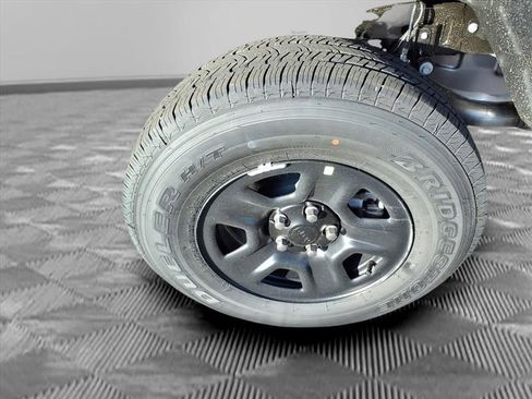 New 2026 Jeep Gladiator Sport image 18