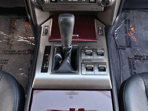 Used 2018 Lexus GX 460 Luxury w/ Preferred Accessory Package image 25