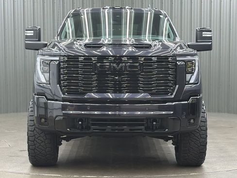 Used 2025 GMC Sierra 3500 Denali w/ Denali Reserve Package image 8