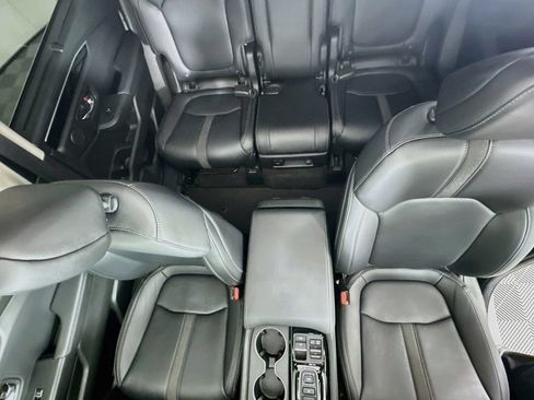 Certified 2024 Honda Pilot Touring image 22