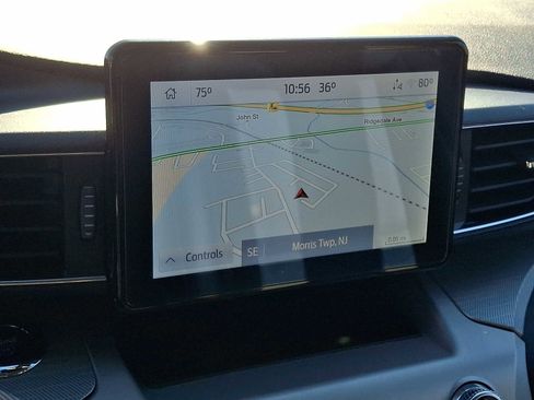 Used 2022 Ford Explorer XLT w/ Equipment Group 202A image 19