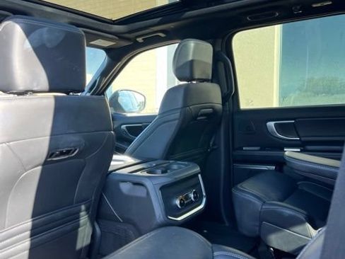 Used 2025 Ford Expedition Platinum w/ Stealth Performance Package AWD/4WD image 5