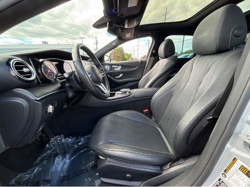 Used 2019 Mercedes-Benz E 300 4MATIC image 17