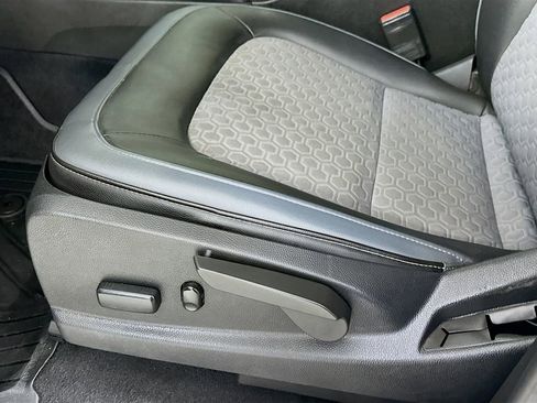 Used 2019 Chevrolet Colorado Z71 AWD/4WD image 9