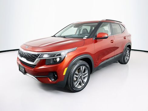 Used 2021 Kia Seltos S FWD image 3