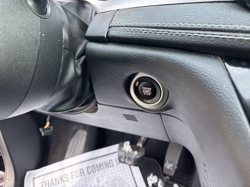 Used 2022 Chrysler Pacifica Touring image 20