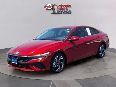 Used 2025 Hyundai Elantra Limited