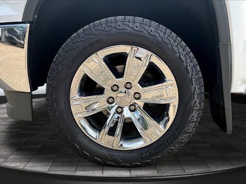Used 2018 GMC Sierra 1500 SLT AWD/4WD image 35