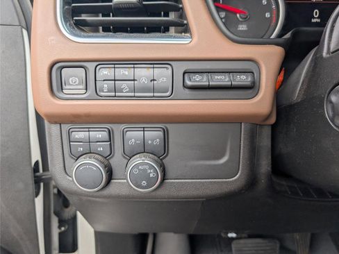 Used 2021 Chevrolet Tahoe High Country image 24