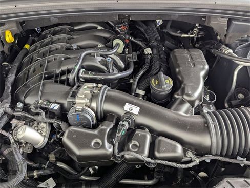 New 2025 Jeep Grand Cherokee Altitude image 10