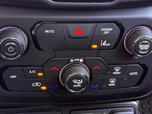 Certified 2023 Jeep Renegade Latitude AWD/4WD image 25