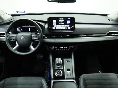 Used 2024 Mitsubishi Outlander 4WD Plug-In Hybrid image 22