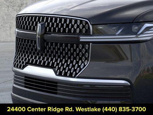 New 2026 Lincoln Navigator Reserve AWD/4WD image 17