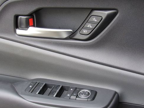 Used 2024 Toyota Prius Limited image 36