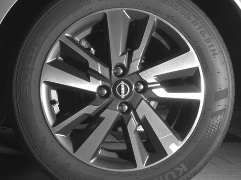 Used 2025 Nissan Versa SV image 14