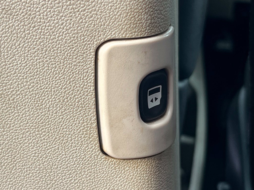 Used 2017 Dodge Grand Caravan SXT FWD image 26