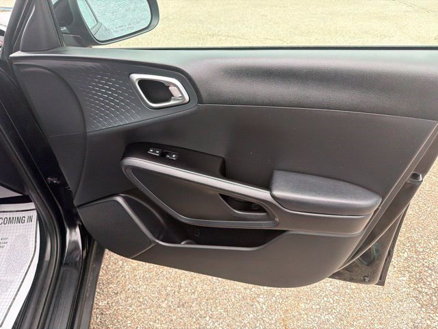 Used 2022 Kia Soul S FWD image 19