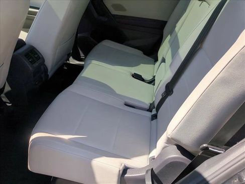 Used 2021 Volkswagen Tiguan SE R-Line image 19