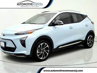 Used 2023 Chevrolet Bolt EUV Premier w/ Sun & Sound Package FWD video 1