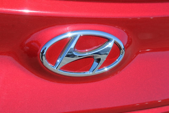 Used 2023 Hyundai Kona SEL AWD/4WD image 8