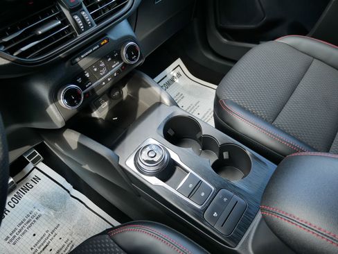 Used 2024 Ford Escape ST-Line image 17