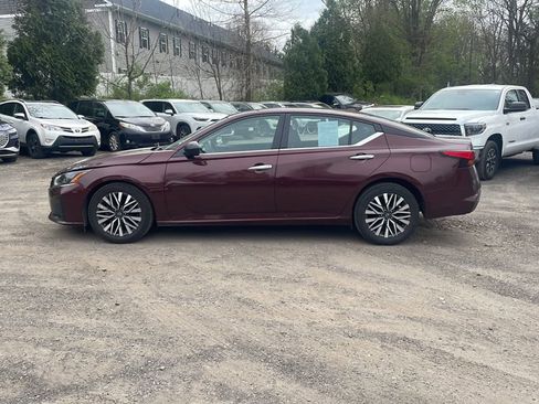 Used 2024 Nissan Altima 2.5 SV FWD image 4