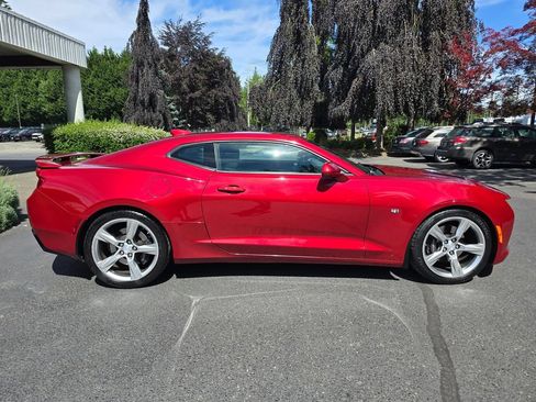 Used 2016 Chevrolet Camaro SS RWD image 3