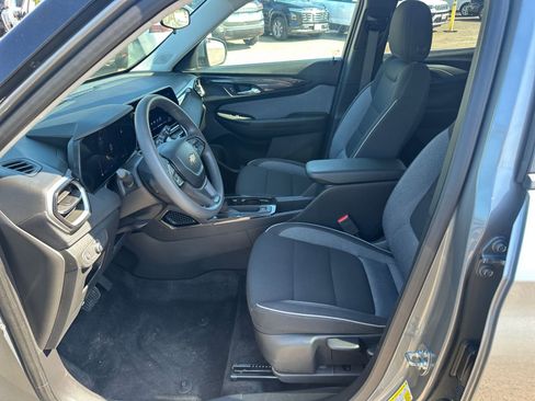 Used 2025 Chevrolet TrailBlazer LT image 24