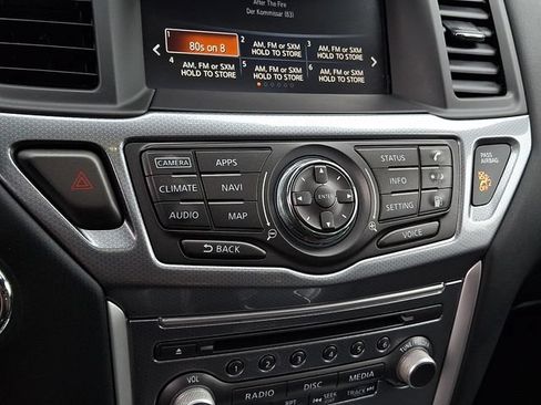 Used 2019 Nissan Pathfinder SL w/ SL Premium Package AWD/4WD image 18
