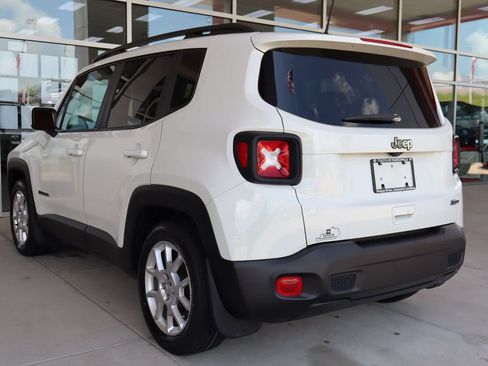 Used 2019 Jeep Renegade Latitude FWD image 6