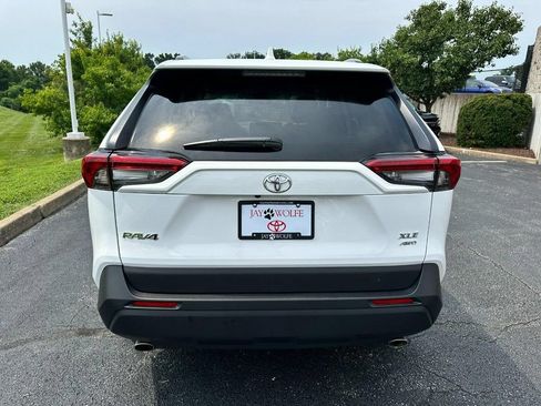 Used 2025 Toyota RAV4 XLE AWD/4WD image 4