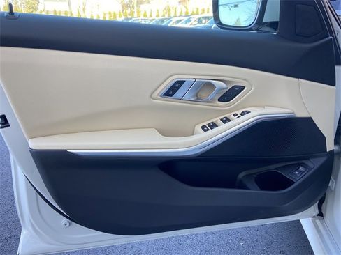 Certified 2023 BMW 330i xDrive Sedan w/ Convenience Package image 27