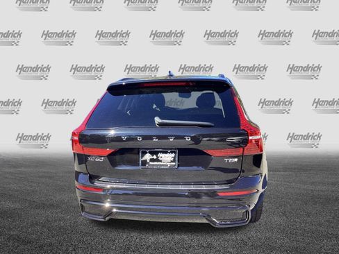 Certified 2025 Volvo XC60 T8 Plus w/ Protection Package Premier image 9