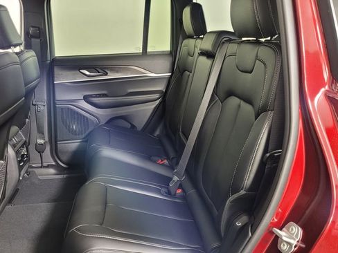 New 2025 Jeep Grand Cherokee Limited image 28