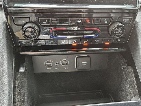 Used 2022 Jeep Grand Cherokee L Limited image 17