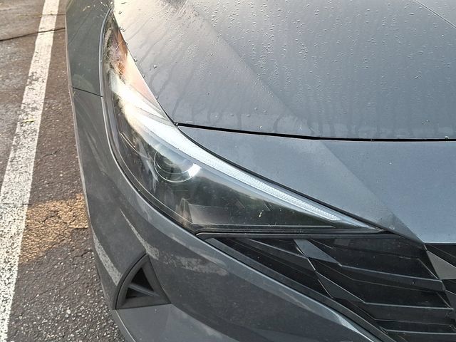 Used 2023 Hyundai Elantra SEL w/ Convenience Package FWD image 8